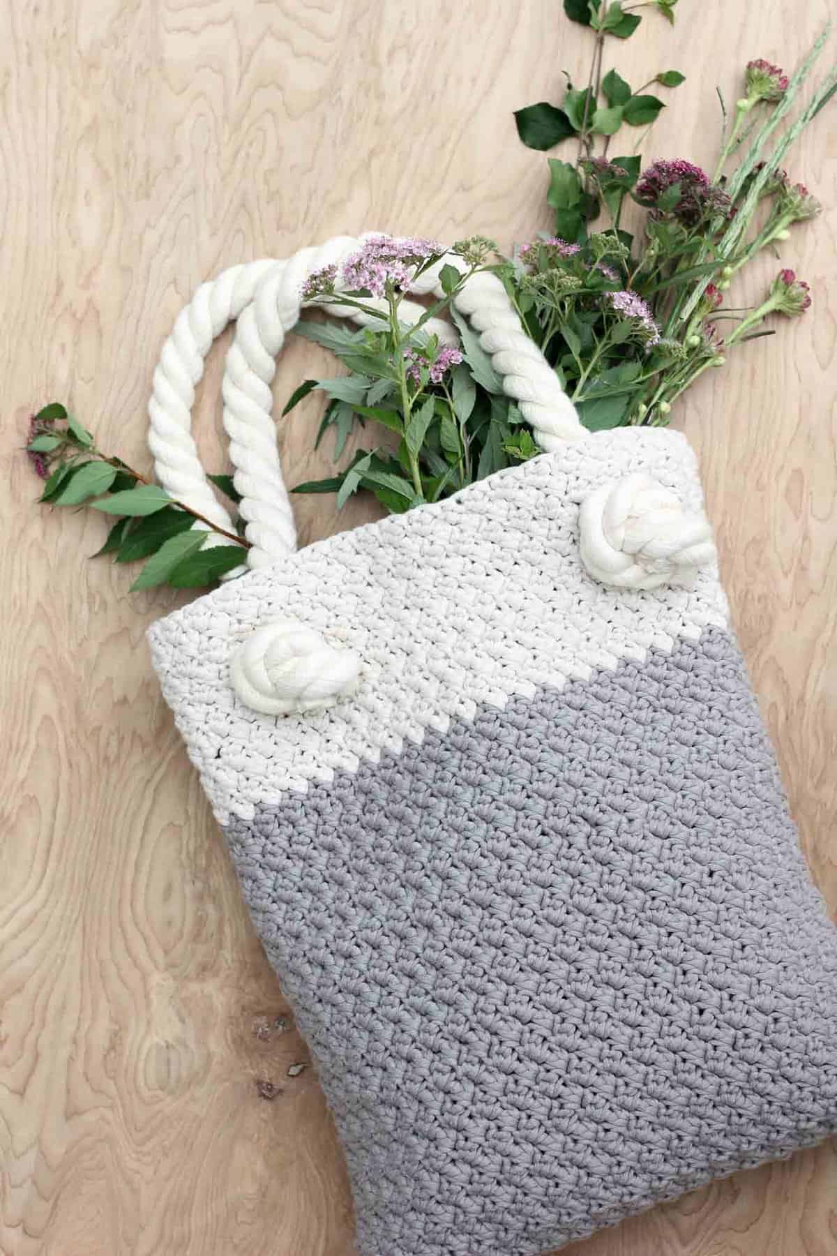 Easy + Modern Free Crochet Bag Pattern for Beginners