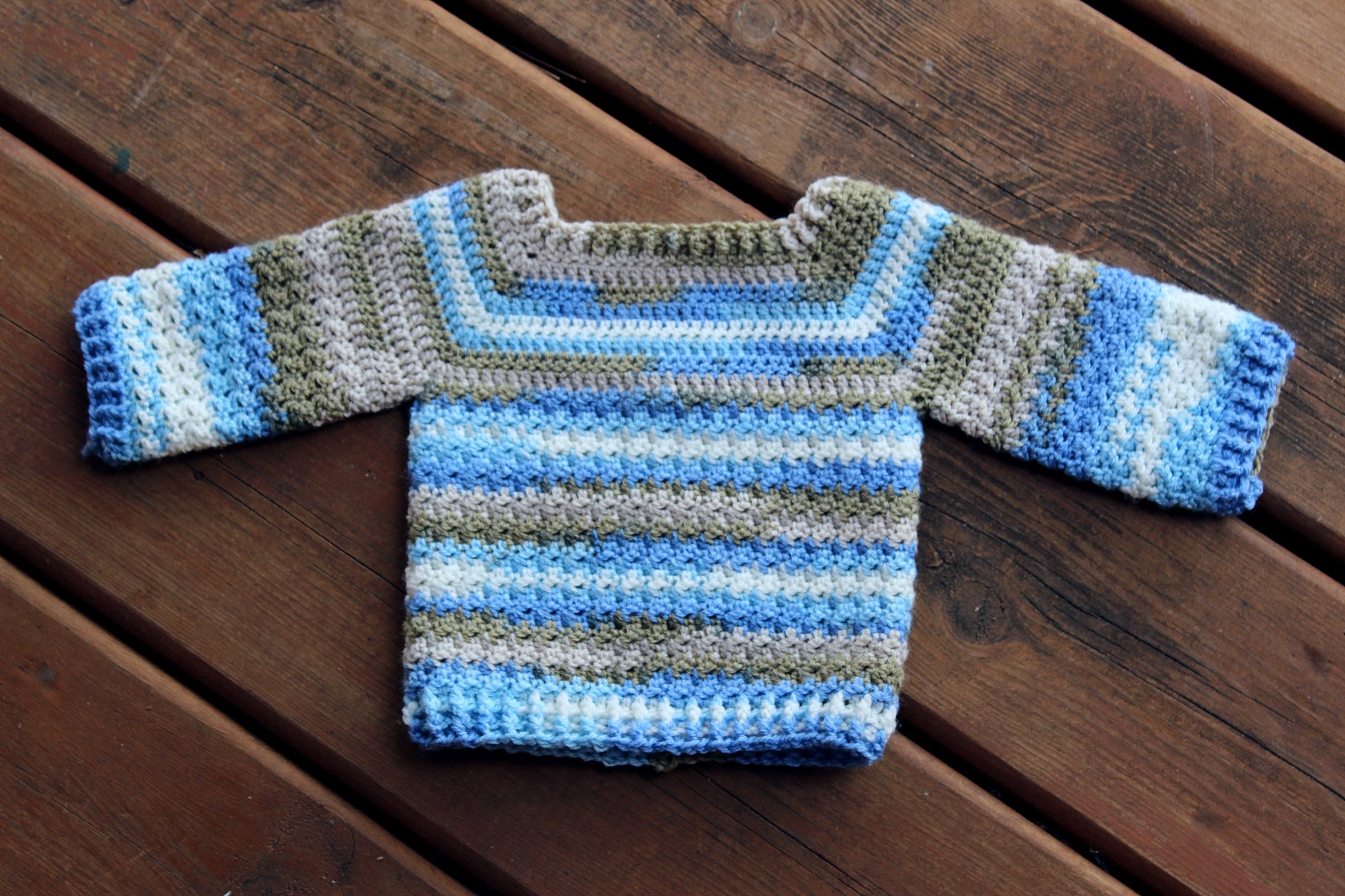 Seed Stitch Baby Sweater Free Crochet Pattern - Crochet With Kim